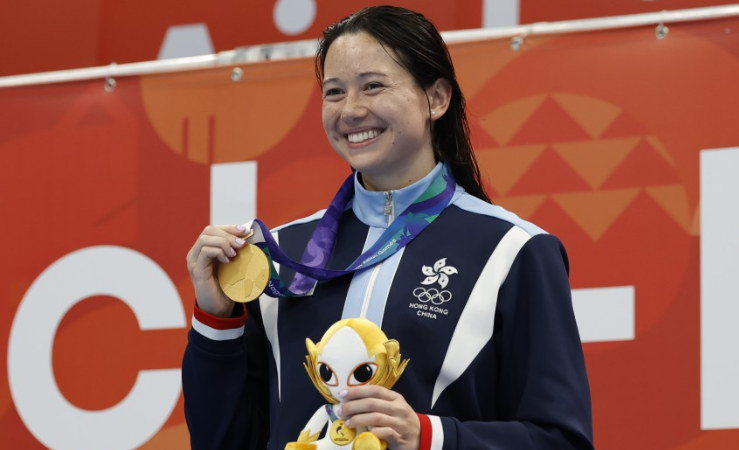 名古屋亞運游泳賽 何詩蓓衛冕女子 200 米自由泳金牌 為港隊再添榮譽
